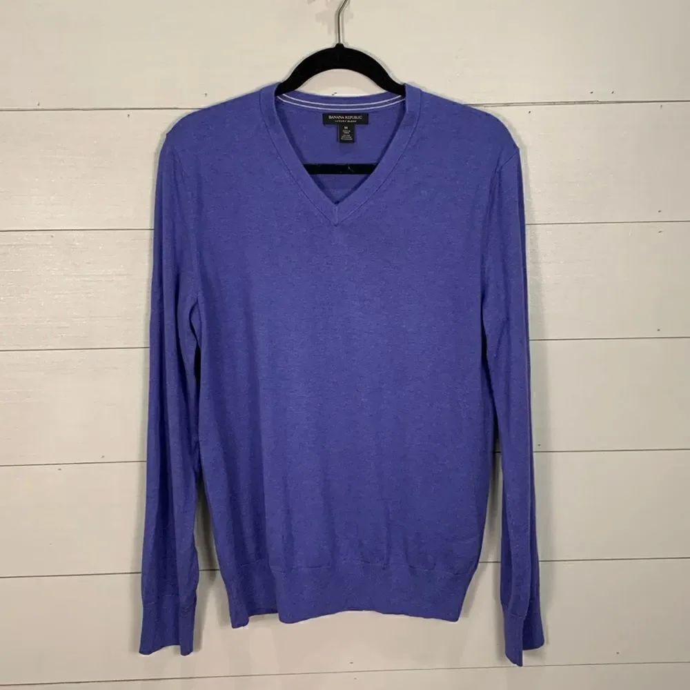 Banana republic light weight V-neck sweater purple silk cashmere cotton medium